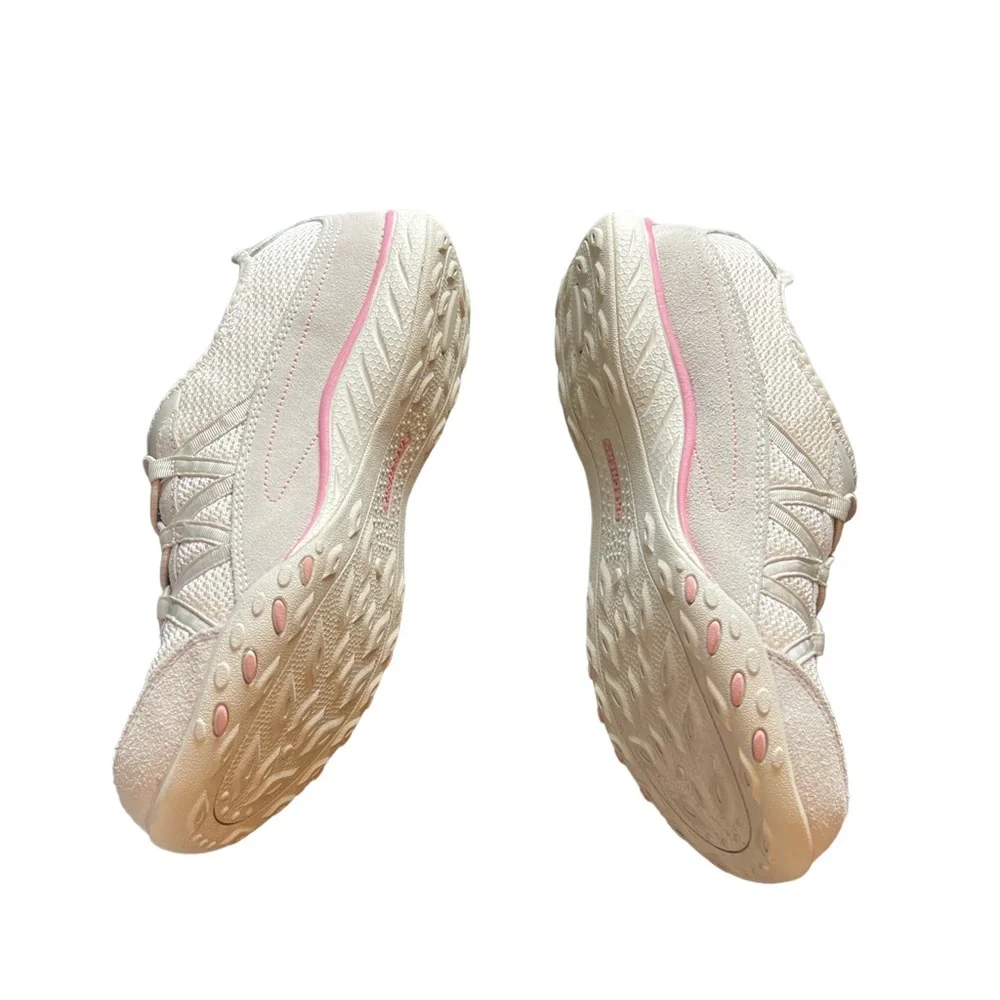 Skechers Women’s Relaxed Fit Memory Foam Sneaker Leather Upper Natural Size 9‎
